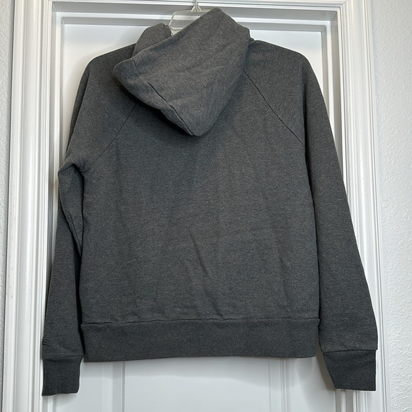 NWT! Everlane The Track Hoodie | Organic
Cotton Heather‎ Grey Hooded
Sweatshirt - Picture 4 of 11